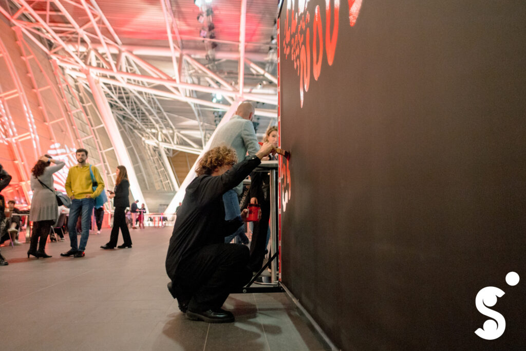 CS_OVAL_20251004_BestOfLoghi_STD0008