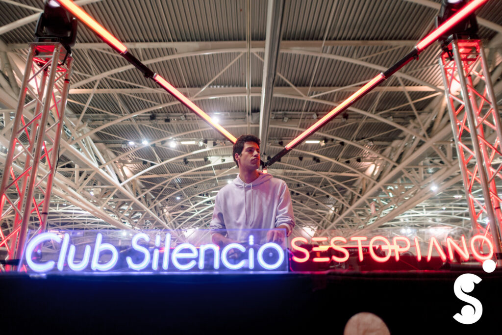 CS_OVAL_20251004_BestOfLoghi_STD0011