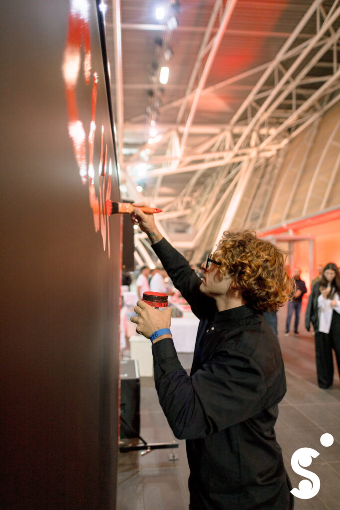 CS_OVAL_20251004_BestOfLoghi_STD0012