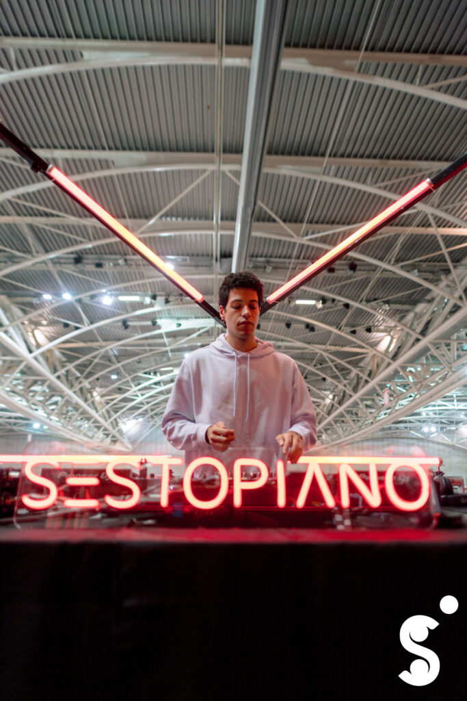 CS_OVAL_20251004_BestOfLoghi_STD0028