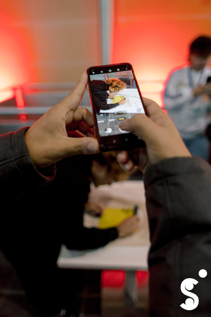 CS_OVAL_20251004_BestOfLoghi_STD0050