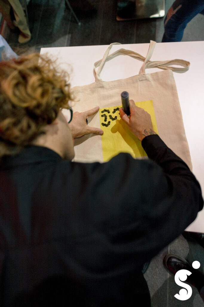 CS_OVAL_20251004_BestOfLoghi_STD0051