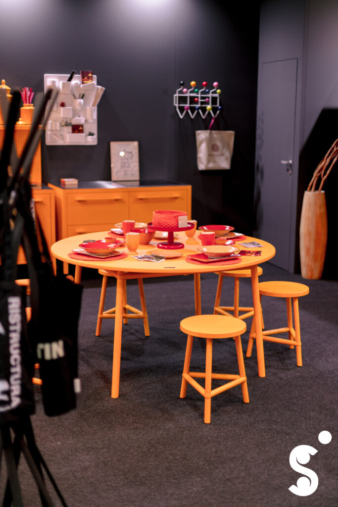 CS_OVAL_20251004_BestOfLoghi_STD0060