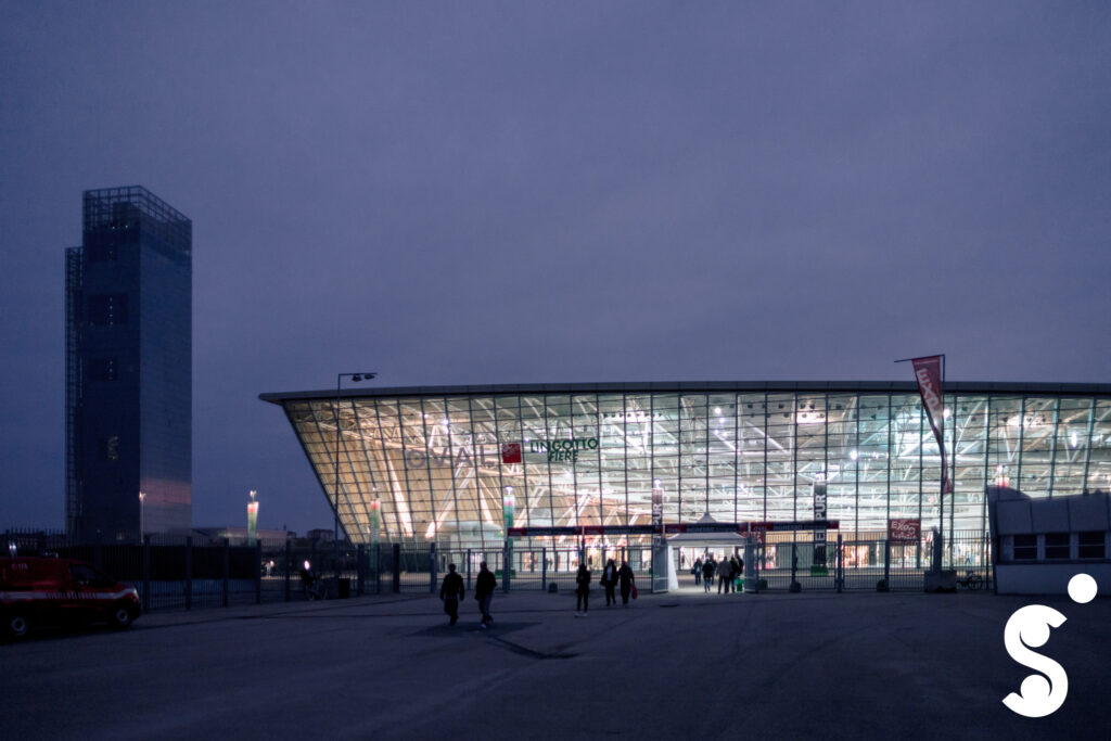 CS_OVAL_20251004_BestOfLoghi_STD0063