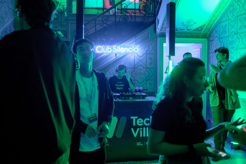 CS_TECHVILLA_20251001_STD0341